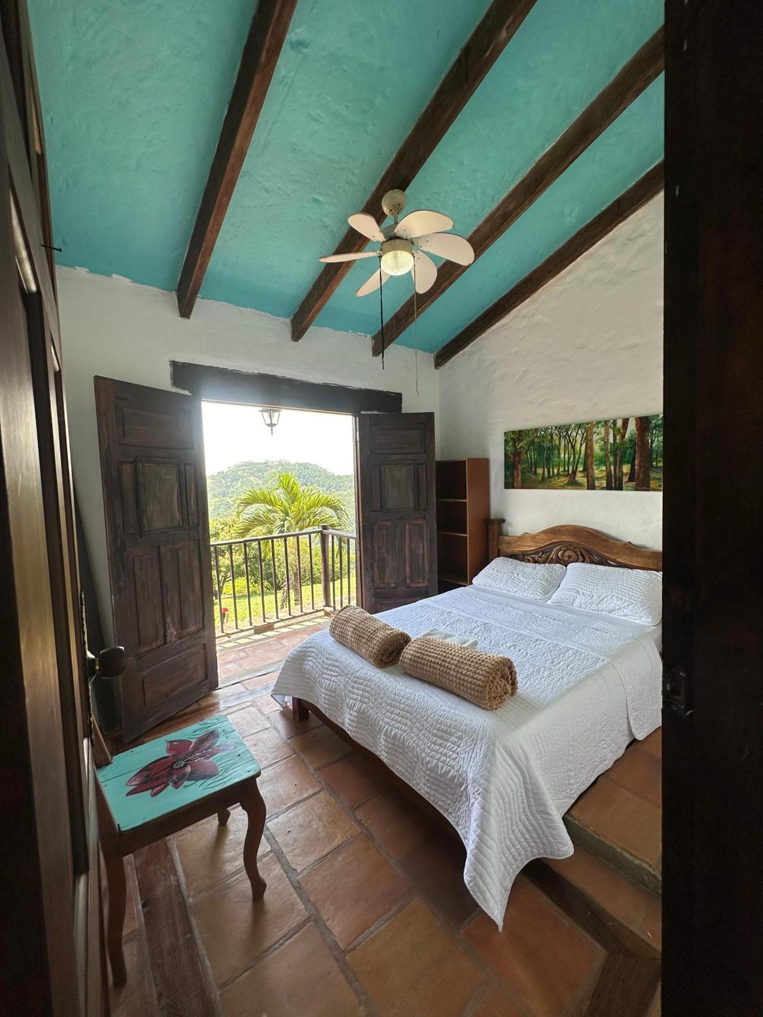 La The View Villa Pance